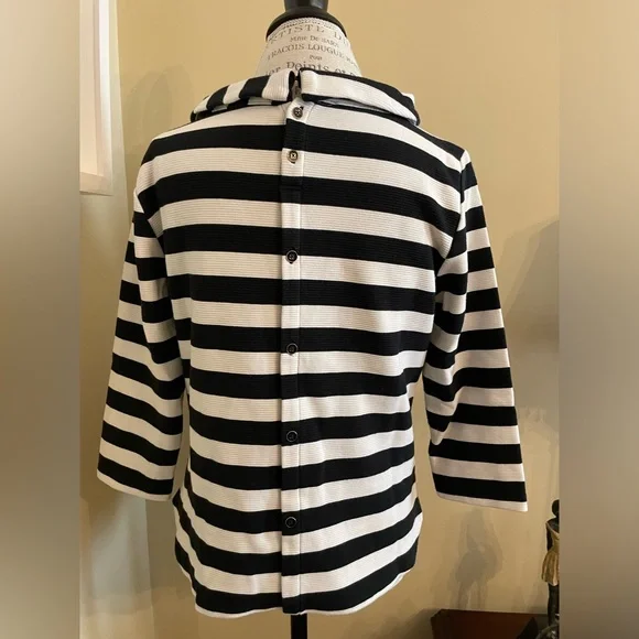 Black and white sweater - Picture 2 of 3